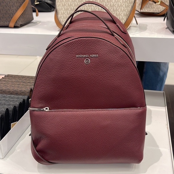 Michael Kors Women's Valerie Medium Pebbled Leather Backpack
NWT - Picture 2 of 3